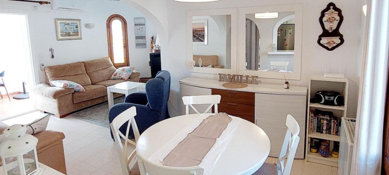 Villa Totalmente Independiente Con Piscina Comunitaria Calp Exterior foto
